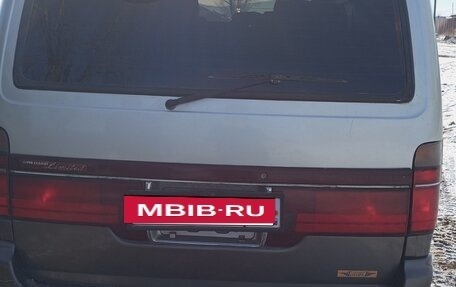 Toyota HiAce H100, 1990 год, 550 000 рублей, 3 фотография