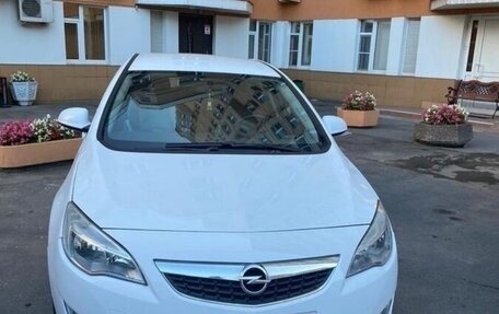 Opel Astra J, 2011 год, 622 248 рублей, 1 фотография