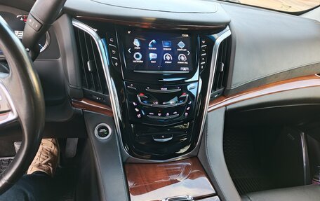 Cadillac Escalade IV, 2015 год, 3 700 000 рублей, 9 фотография