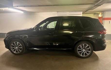 BMW X5, 2022 год, 9 000 000 рублей, 1 фотография