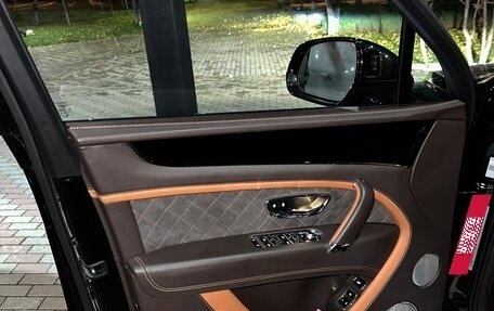 Bentley Bentayga I, 2019 год, 17 000 000 рублей, 12 фотография