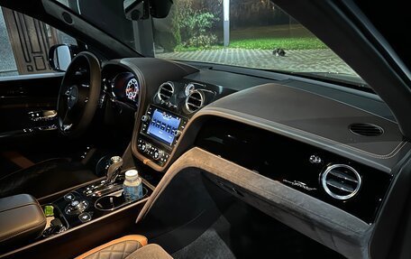 Bentley Bentayga I, 2019 год, 17 000 000 рублей, 14 фотография