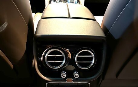 Bentley Bentayga I, 2019 год, 17 000 000 рублей, 20 фотография