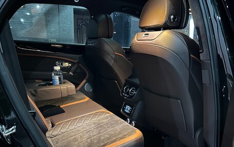 Bentley Bentayga I, 2019 год, 17 000 000 рублей, 18 фотография