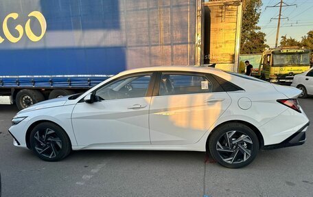 Hyundai Elantra, 2024 год, 2 350 000 рублей, 9 фотография