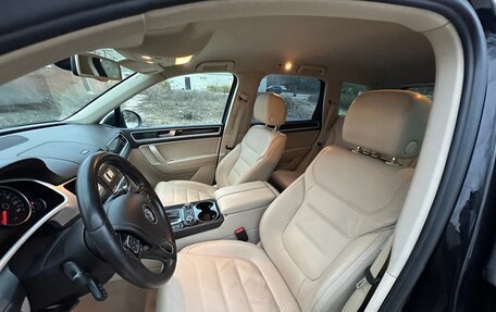 Volkswagen Touareg III, 2011 год, 17 фотография