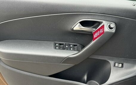 Volkswagen Polo VI (EU Market), 2018 год, 1 400 000 рублей, 12 фотография