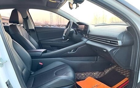 Hyundai Elantra, 2022 год, 1 580 000 рублей, 8 фотография