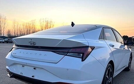 Hyundai Elantra, 2022 год, 1 580 000 рублей, 4 фотография