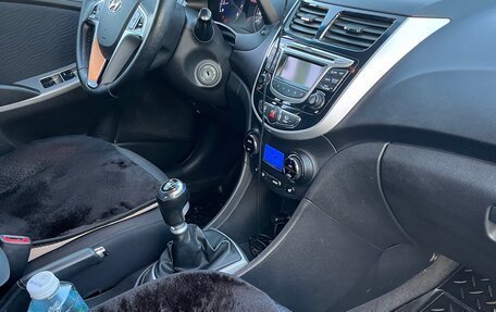 Hyundai Solaris II рестайлинг, 2011 год, 980 000 рублей, 7 фотография