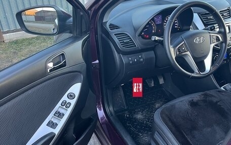 Hyundai Solaris II рестайлинг, 2011 год, 980 000 рублей, 5 фотография