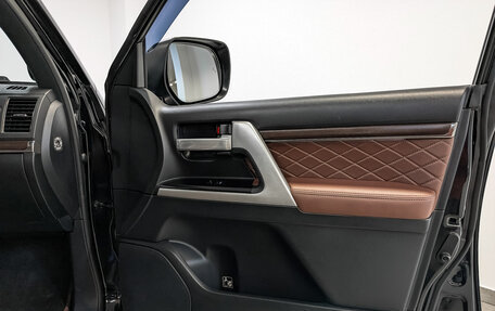 Toyota Land Cruiser 200, 2018 год, 6 550 000 рублей, 25 фотография