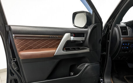 Toyota Land Cruiser 200, 2018 год, 6 550 000 рублей, 19 фотография