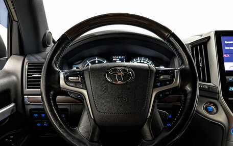 Toyota Land Cruiser 200, 2018 год, 6 550 000 рублей, 22 фотография