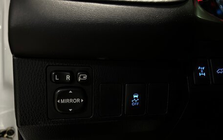 Toyota RAV4, 2015 год, 2 150 000 рублей, 21 фотография