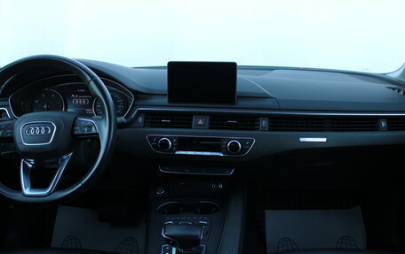 Audi A4, 2019 год, 2 850 000 рублей, 8 фотография