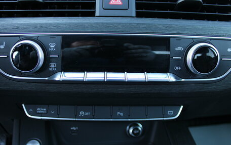 Audi A4, 2019 год, 2 850 000 рублей, 17 фотография