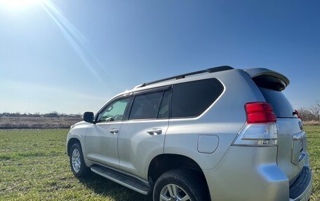 Toyota Land Cruiser Prado 150 рестайлинг 2, 2011 год, 3 000 000 рублей, 4 фотография