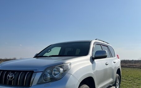 Toyota Land Cruiser Prado 150 рестайлинг 2, 2011 год, 3 000 000 рублей, 5 фотография