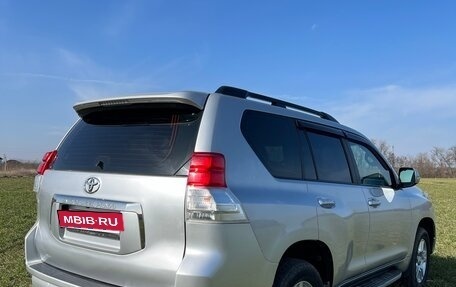 Toyota Land Cruiser Prado 150 рестайлинг 2, 2011 год, 3 000 000 рублей, 9 фотография