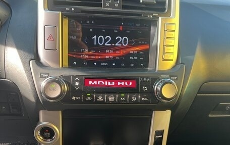 Toyota Land Cruiser Prado 150 рестайлинг 2, 2011 год, 3 000 000 рублей, 14 фотография