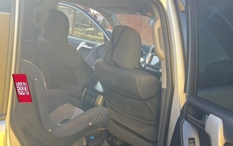 Toyota Land Cruiser Prado 150 рестайлинг 2, 2011 год, 3 000 000 рублей, 16 фотография