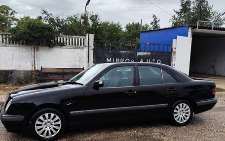 Mercedes-Benz E-Класс, 2001 год, 500 000 рублей, 2 фотография