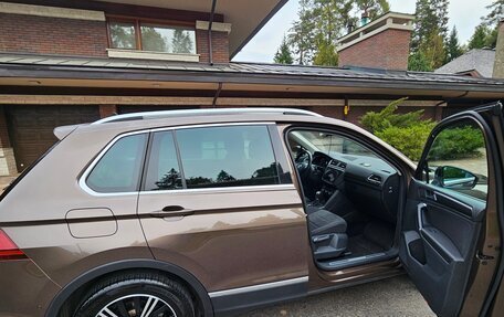 Volkswagen Tiguan II, 2018 год, 2 200 000 рублей, 10 фотография