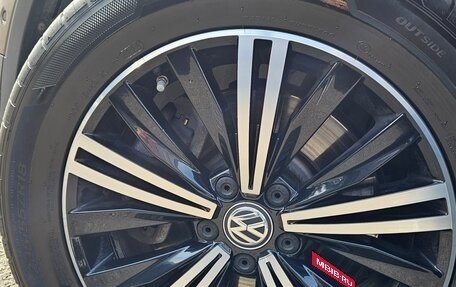 Volkswagen Tiguan II, 2018 год, 2 200 000 рублей, 21 фотография