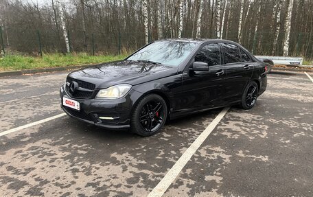 Mercedes-Benz C-Класс, 2011 год, 1 100 000 рублей, 2 фотография