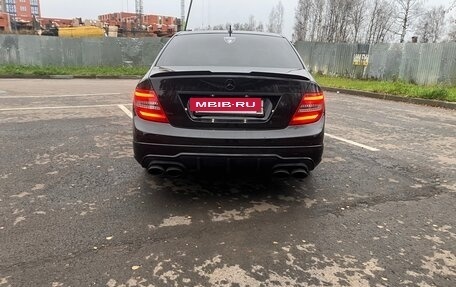 Mercedes-Benz C-Класс, 2011 год, 1 100 000 рублей, 10 фотография