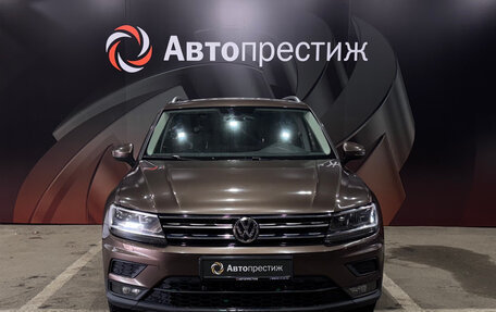 Volkswagen Tiguan II, 2018 год, 2 280 000 рублей, 2 фотография