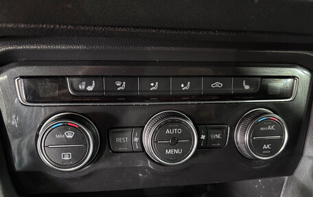 Volkswagen Tiguan II, 2018 год, 2 280 000 рублей, 13 фотография