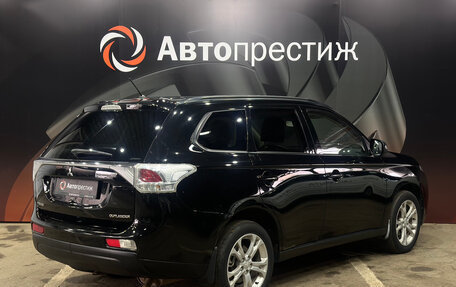 Mitsubishi Outlander III рестайлинг 3, 2013 год, 1 349 000 рублей, 4 фотография