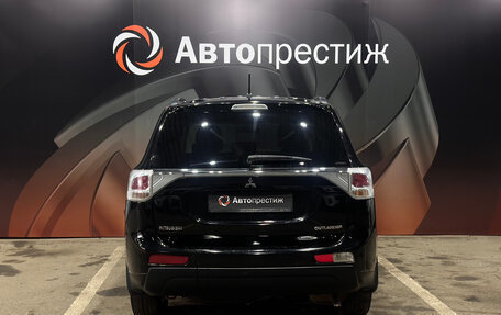 Mitsubishi Outlander III рестайлинг 3, 2013 год, 1 349 000 рублей, 5 фотография