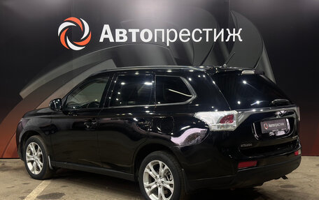 Mitsubishi Outlander III рестайлинг 3, 2013 год, 1 349 000 рублей, 6 фотография