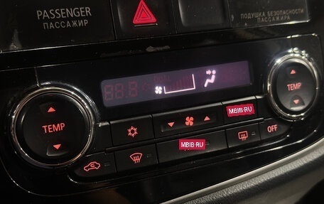 Mitsubishi Outlander III рестайлинг 3, 2013 год, 1 349 000 рублей, 15 фотография