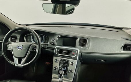 Volvo S60 Cross Country, 2015 год, 1 799 000 рублей, 11 фотография