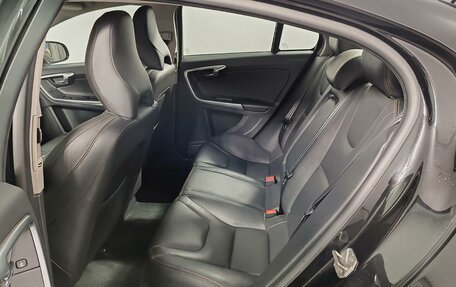 Volvo S60 Cross Country, 2015 год, 1 799 000 рублей, 12 фотография