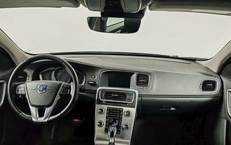 Volvo S60 Cross Country, 2015 год, 1 799 000 рублей, 15 фотография