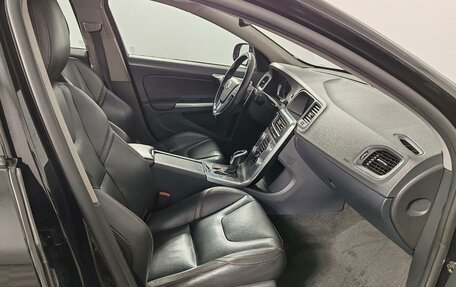 Volvo S60 Cross Country, 2015 год, 1 799 000 рублей, 21 фотография