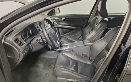 Volvo S60 Cross Country, 2015 год, 1 799 000 рублей, 16 фотография