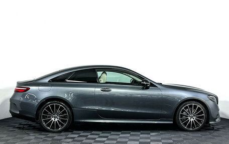 Mercedes-Benz E-Класс, 2019 год, 5 562 000 рублей, 4 фотография