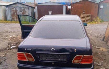 Mercedes-Benz E-Класс, 1998 год, 140 000 рублей, 2 фотография