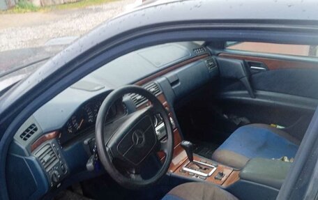 Mercedes-Benz E-Класс, 1998 год, 140 000 рублей, 5 фотография