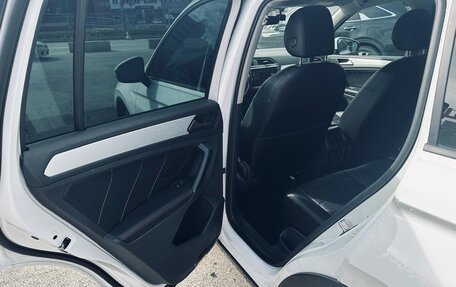 Volkswagen Tiguan II, 2021 год, 3 100 000 рублей, 13 фотография