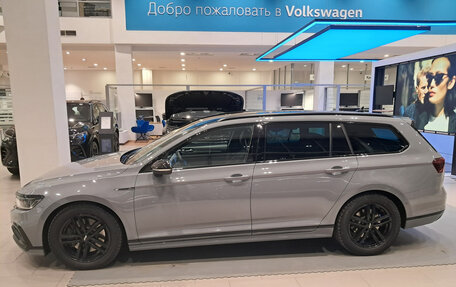 Volkswagen Passat B8 рестайлинг, 2019 год, 3 499 000 рублей, 12 фотография