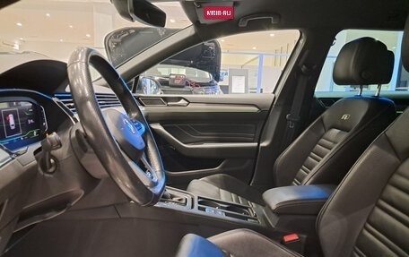 Volkswagen Passat B8 рестайлинг, 2019 год, 3 499 000 рублей, 20 фотография