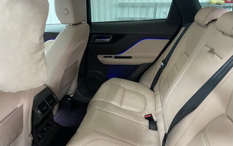 Jaguar F-Pace, 2017 год, 2 500 000 рублей, 16 фотография