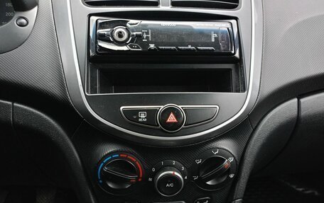 Hyundai Solaris II рестайлинг, 2015 год, 665 000 рублей, 10 фотография